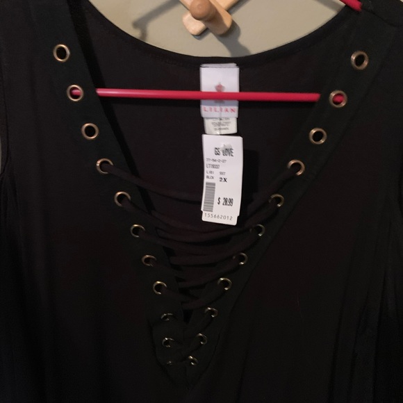 Back open shoulder top with criss cross tie detail - Picture 3 of 4